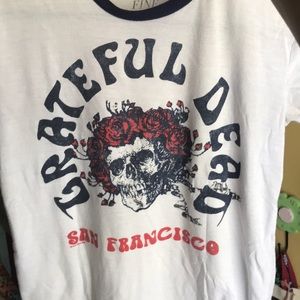 cropped Grateful Dead tee!